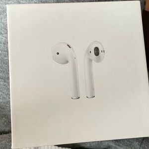 Apple AirPods Wireless Earbuds - White